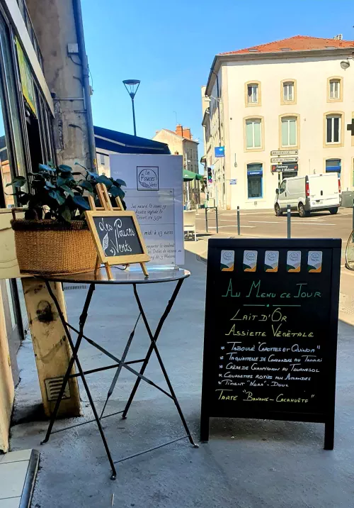 Vente à la boutique des Drôles de Voisines