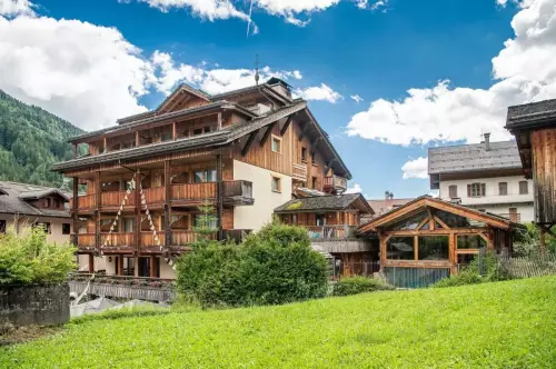 BEST WESTERN CHALET LES SAYTELS