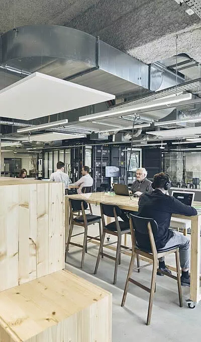 Espace de réception au style industriel à Lille