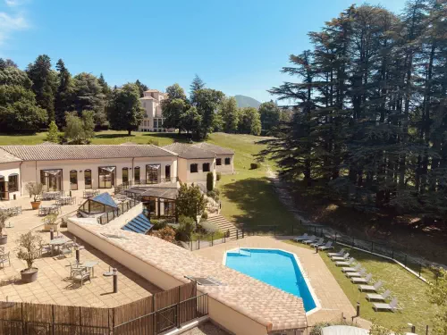 Charmant domaine drômois en pleine nature