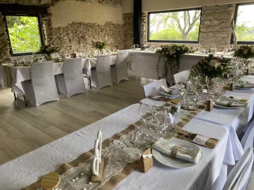 La Ferme dressée en Mariage