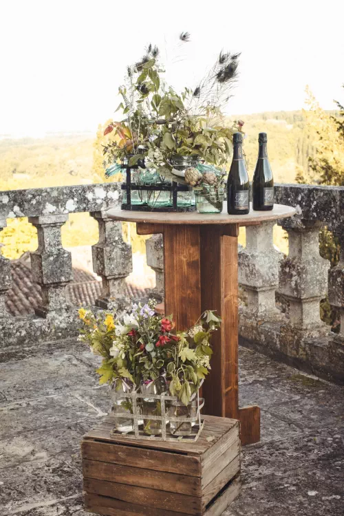 Mobilier de réception en bois dans le sud-ouest