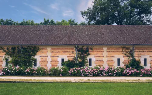 La magnifique façade du domaine