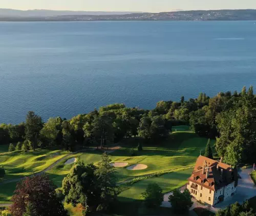Domaine situé à proximité des Alpes et du Lac Léman