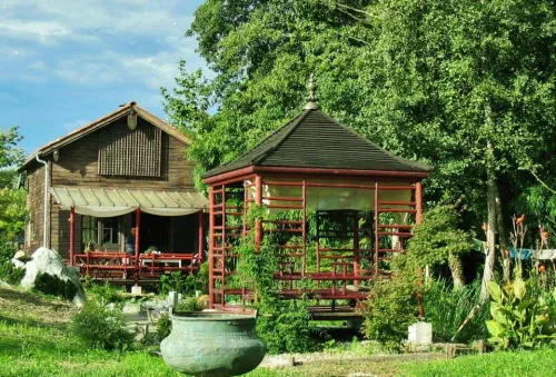 Domaine basque avec de nombreux hébergements