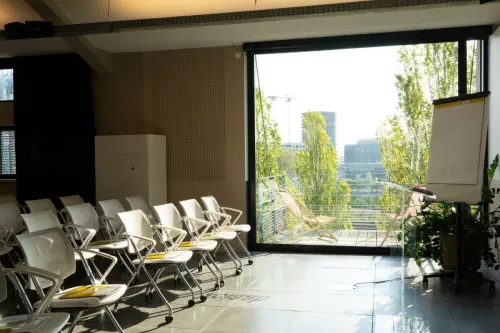 Espace atypique à Lyon en bord de Saône