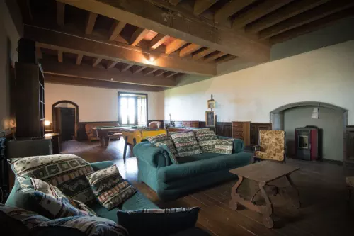 Château du XIIème siècle privatisable dans le Cantal