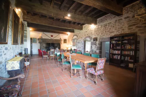 Château du XIIème siècle privatisable dans le Cantal