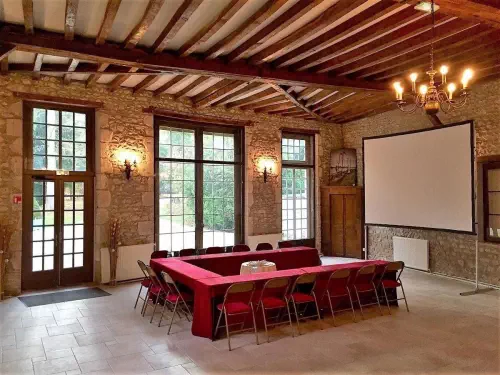 Magnifique château et ses espaces réceptifs dans le Loiret