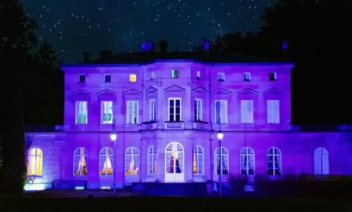 Château et sa salle panoramique à proximité de Cambrais