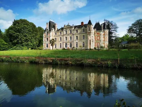 Charmant château du XIXè dans le Maine-et-Loire