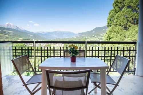 Château alpin et sa grande capacité d'hébergements