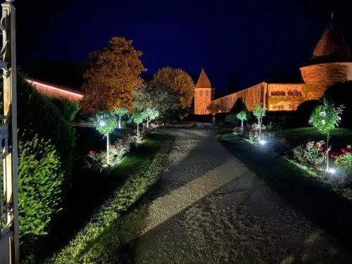 Château et ses espaces verts entre Bordeaux et Angoulême