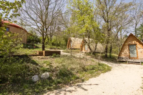 Domaine au vert dans la Drôme