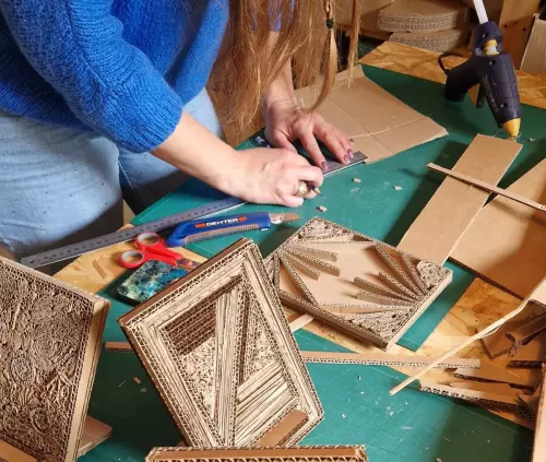 Ateliers ludiques et créatifs autour du carton en Île-de-France