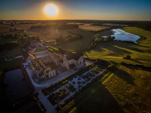 Abbaye insolite dans le Cher
