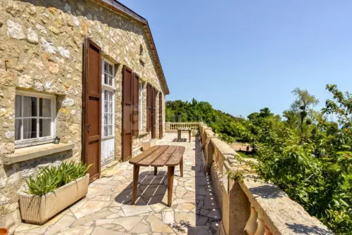 Domaine authentique et verdoyant des Alpes-Maritimes