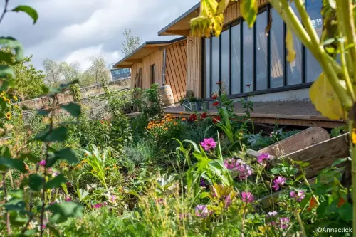 Ferme aux portes de la ville de Paris