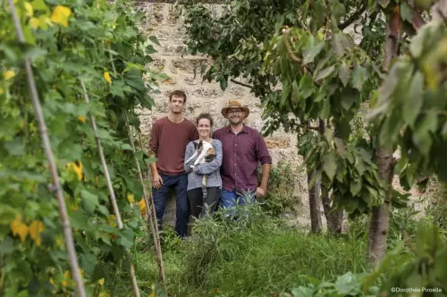 Ferme aux portes de la ville de Paris
