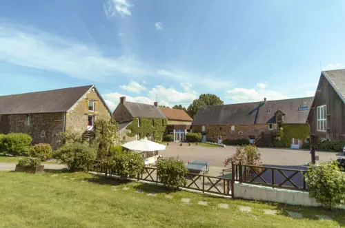 Espaces de réception et hébergements insolites en Suisse Normande