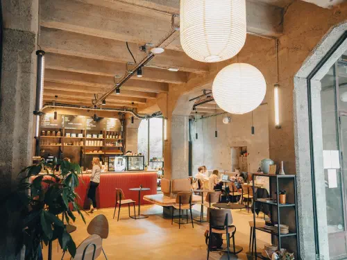 Espace de réunion lumineux à Nantes