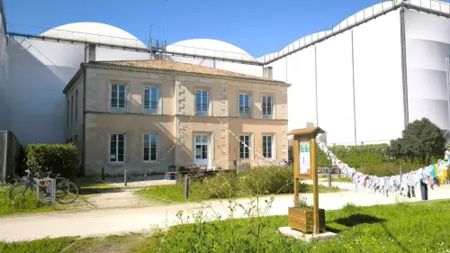Demeure atypique en bord de Garonne