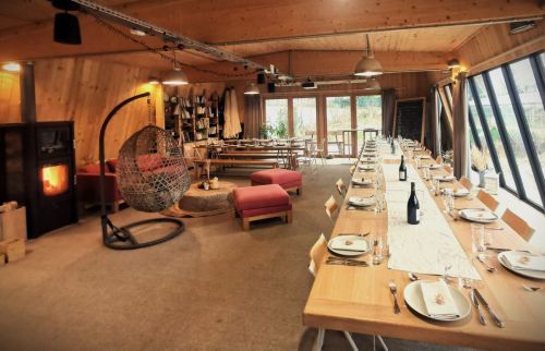 Une salle lumineuse et modulable