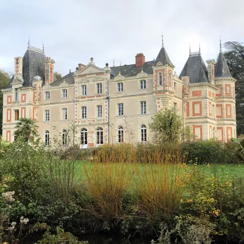Charmant château du XIXè dans le Maine-et-Loire