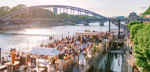 Péniche guinguette à Paris