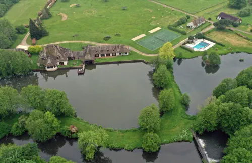 Domaine ressourçant et ses étangs dans le Cher