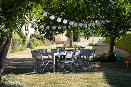 Château d'époque et ses jardins près d'Auxerre