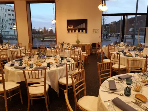 Espace atypique en bord de Saône à Lyon