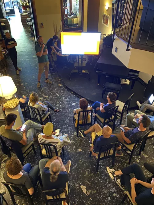 Salle de restaurant et cuisine engagée à Marseille