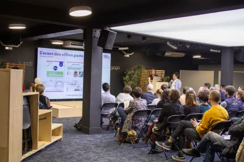 Espace de réunion lumineux à Nantes