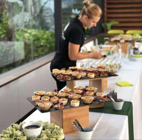 Brasserie avec vue sur le port de La Rochelle