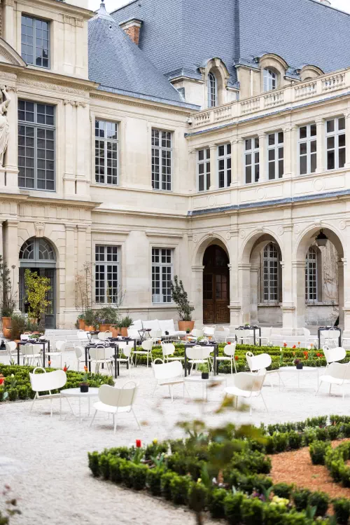 Château et ses jardins à Paris