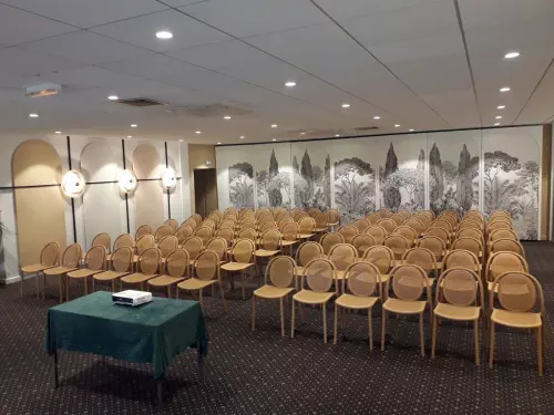 Château et sa salle panoramique à proximité de Cambrais