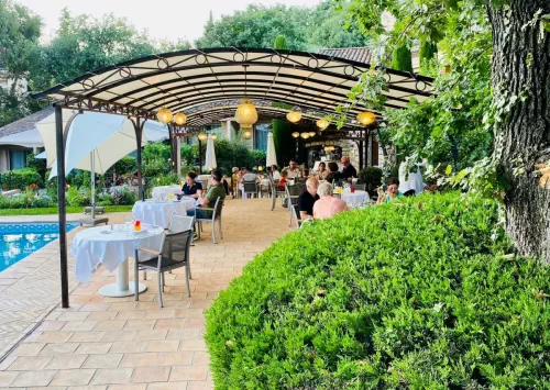 Hôtel et ses espaces réceptifs dans les Alpes-Maritimes