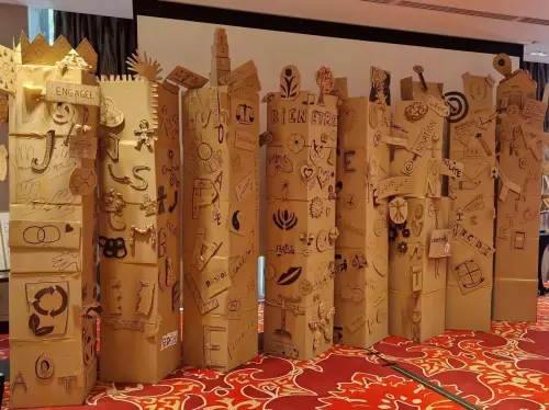 Ateliers ludiques et créatifs autour du carton en Île-de-France