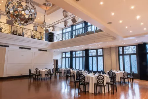 Immense espace de réception à proximité de l'Arc de Triomphe