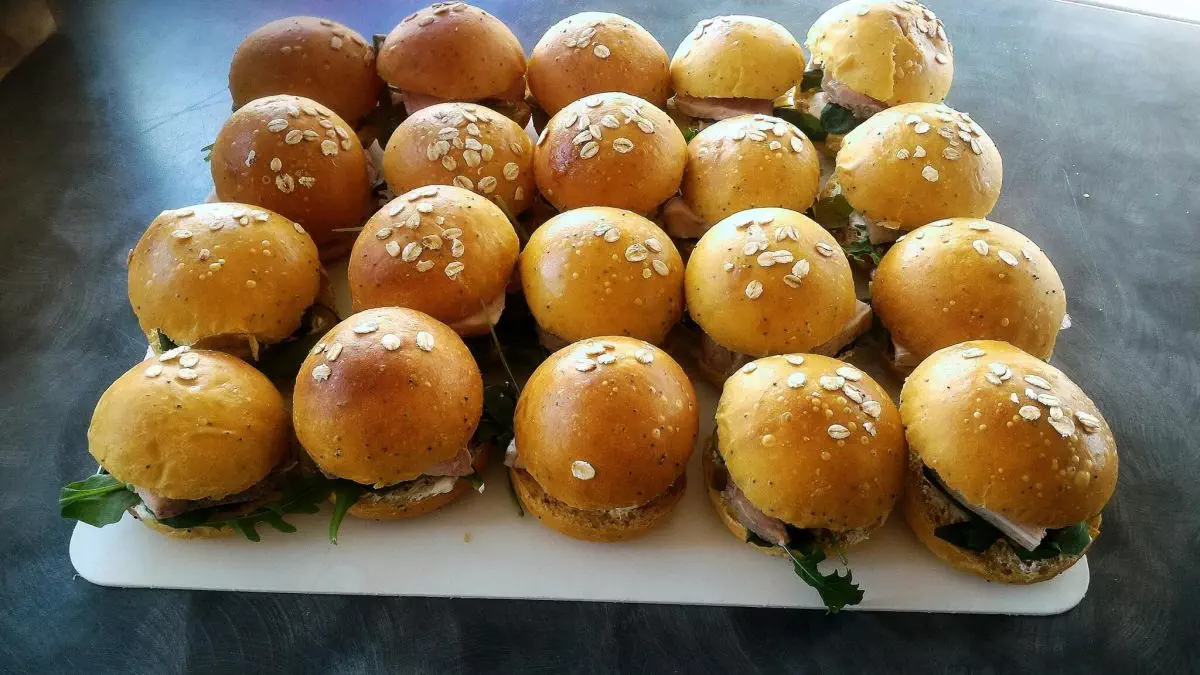mini burgers 3.jpg