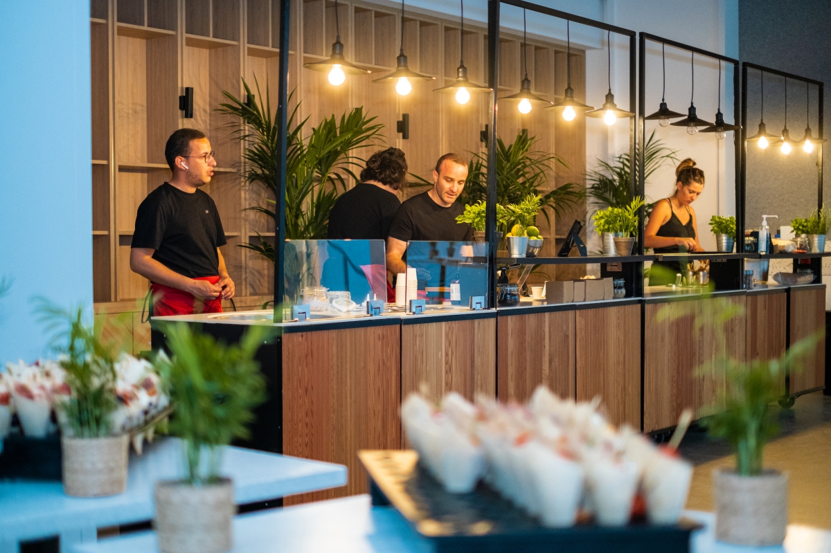 Stands le food corner lors d'un événement d'entreprise