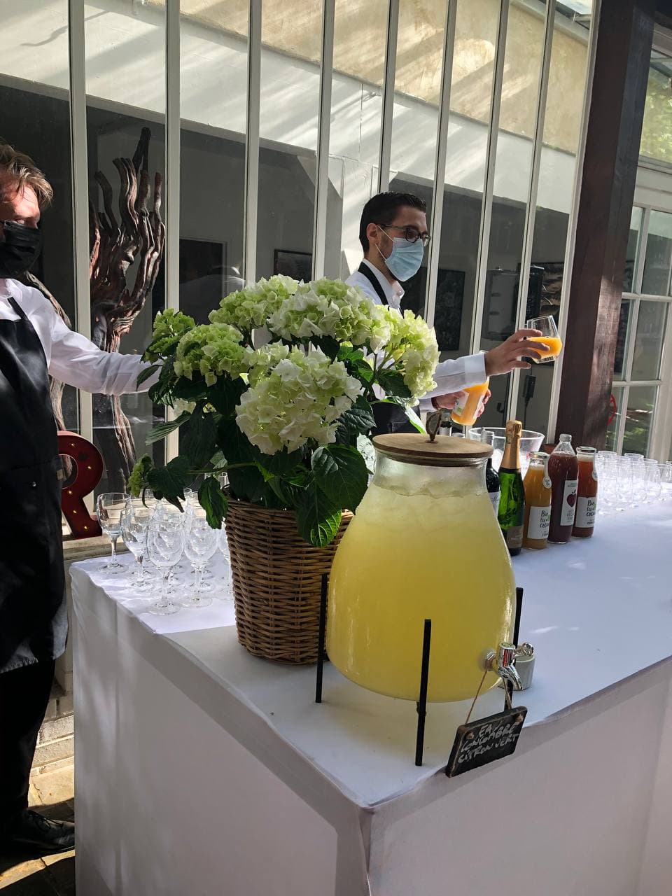 Cocktail dans l'espace extérieur