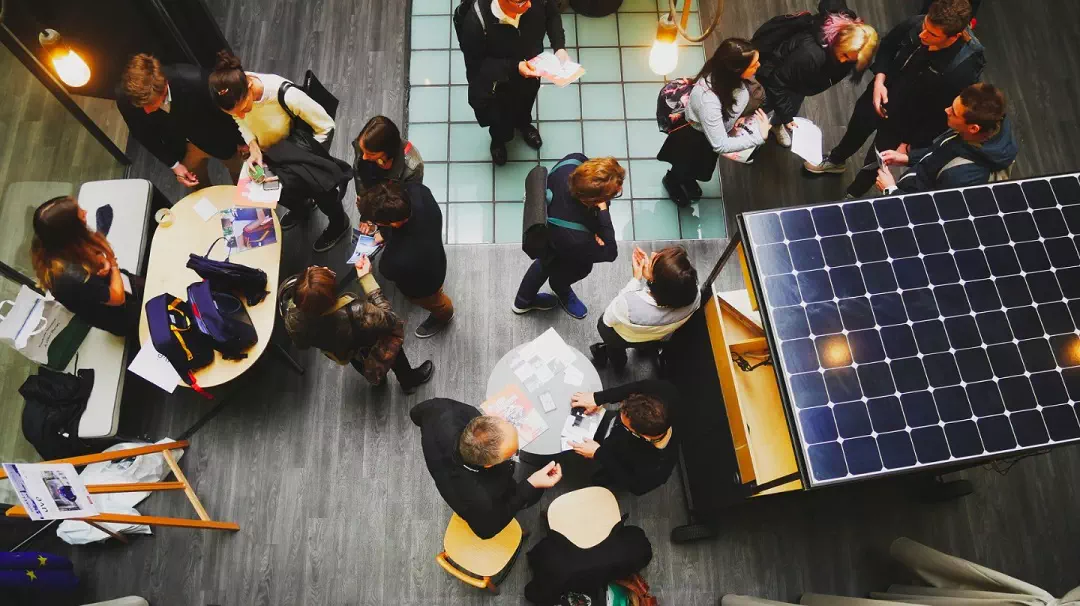 Sonorisation d'un espace dans un salon