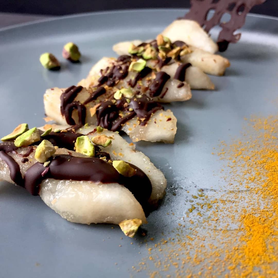 Poire, chocolat noir, pistache