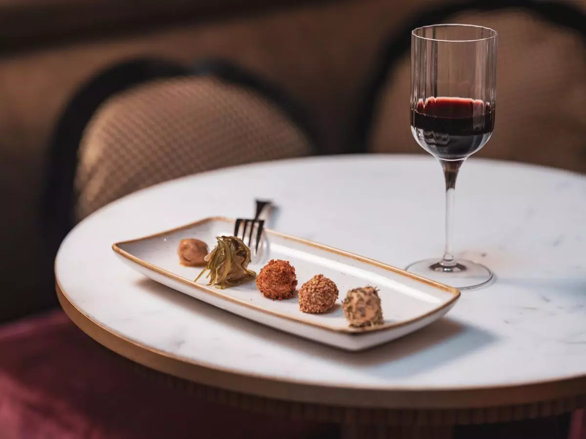 TAPAS VIN