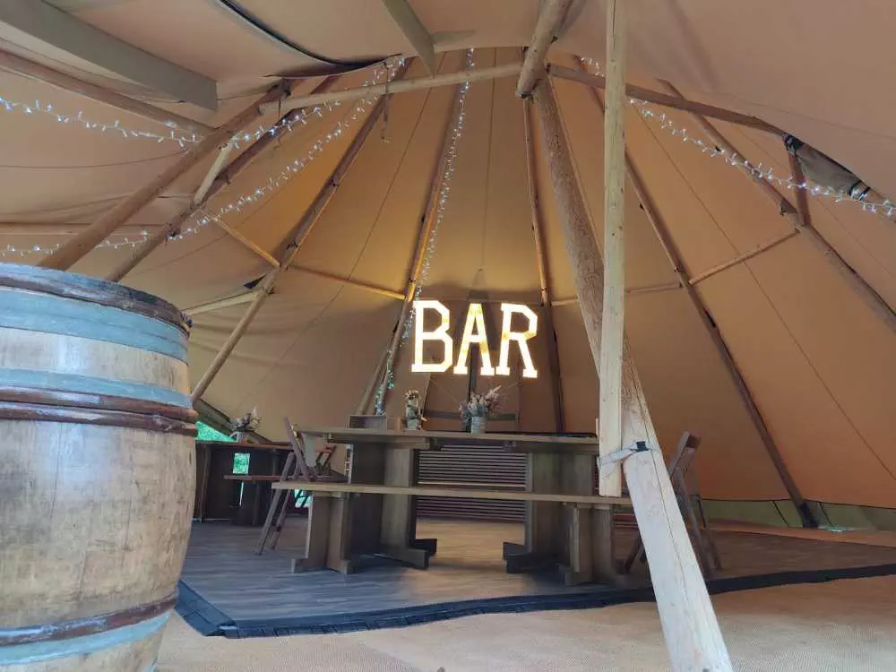 Tipi Bar