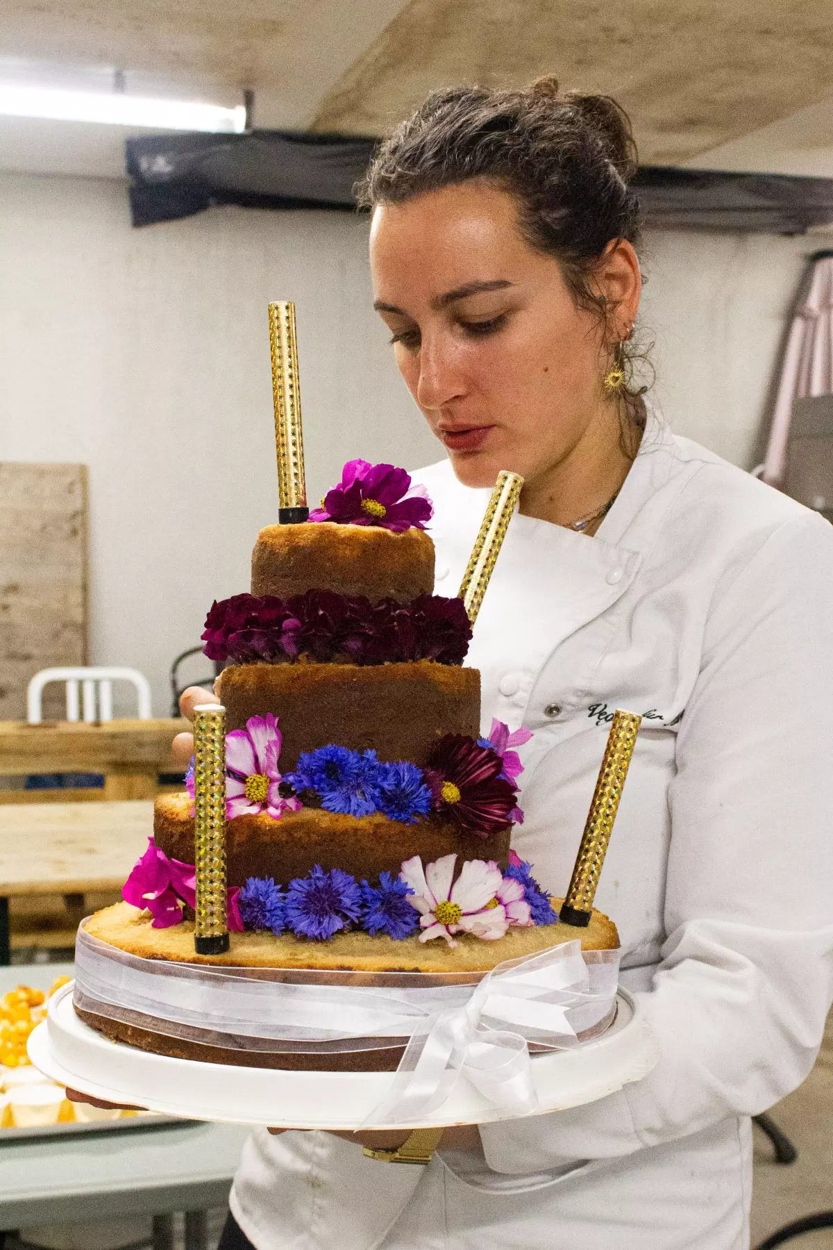 Préparation du gâteau de mariage